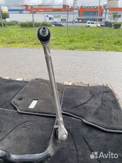 Стойка правая стабилизатора Mercedes W212 AMG E63