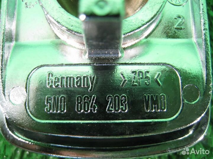 Крючок багажника volkswagen Tiguan (5N1) 2011