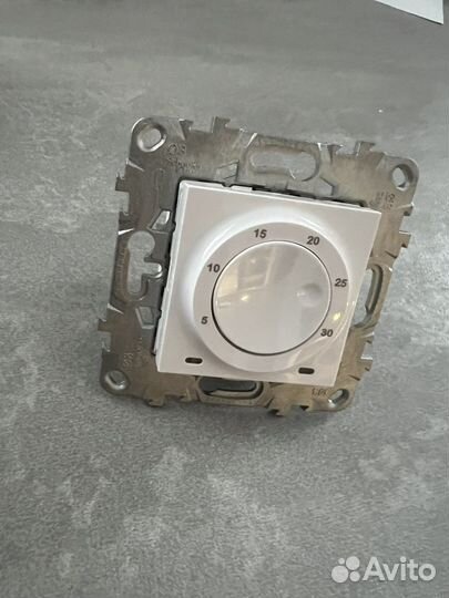 Комнатный термостат Schneider Unica new 193035