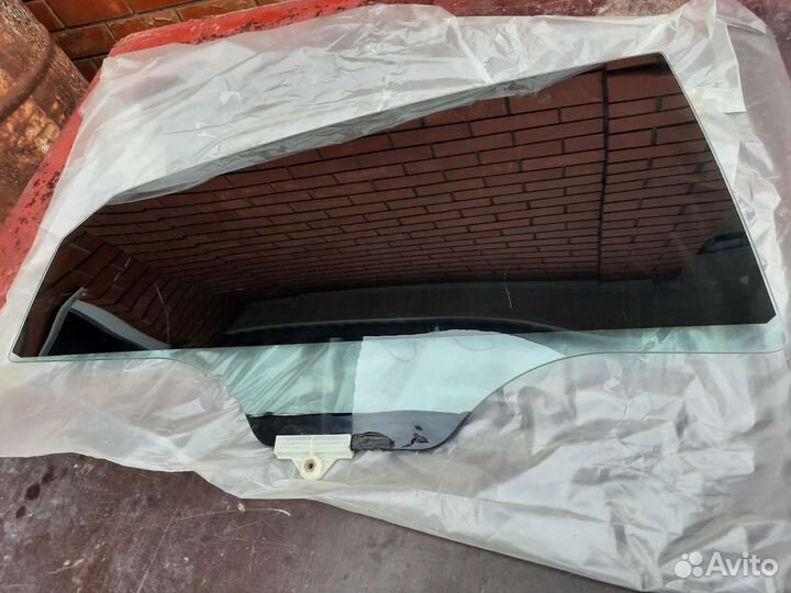 Стекло заднее правое Hyundai Sonata