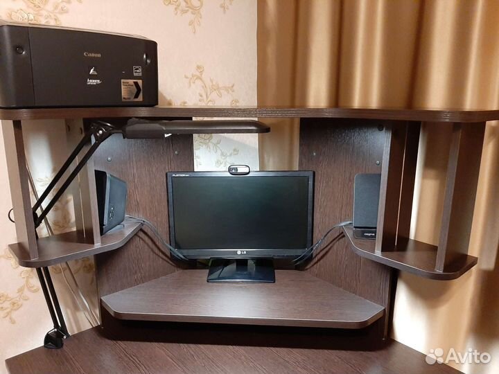 Компьютерный стол