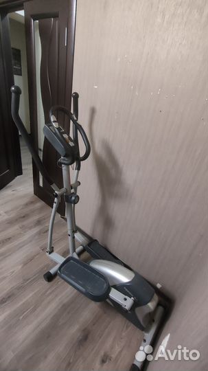 Эллиптический тренажер (эллипс)