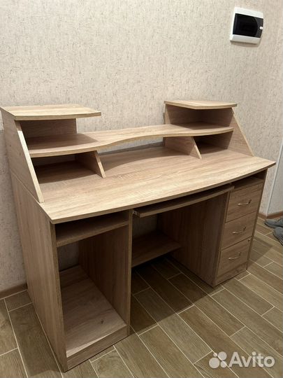 Компьютерный стол