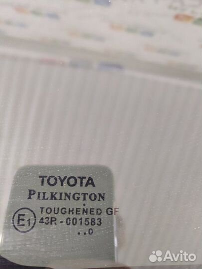 Форточка двери задняя правая Toyota Avensis T270