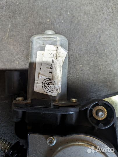 Стеклоподьемник правый Fiat Albea