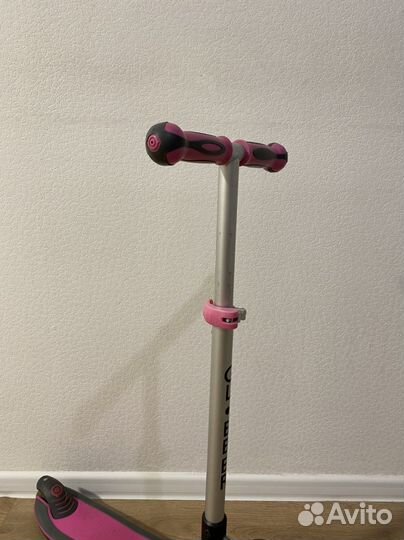 Самокат globber трехколесный