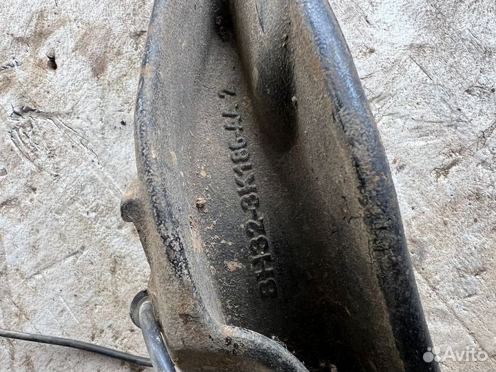 Кулак поворотный передний левый Lr Rr Sport 1 L320