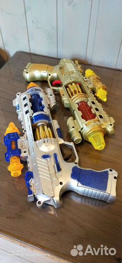 Два пистолета 