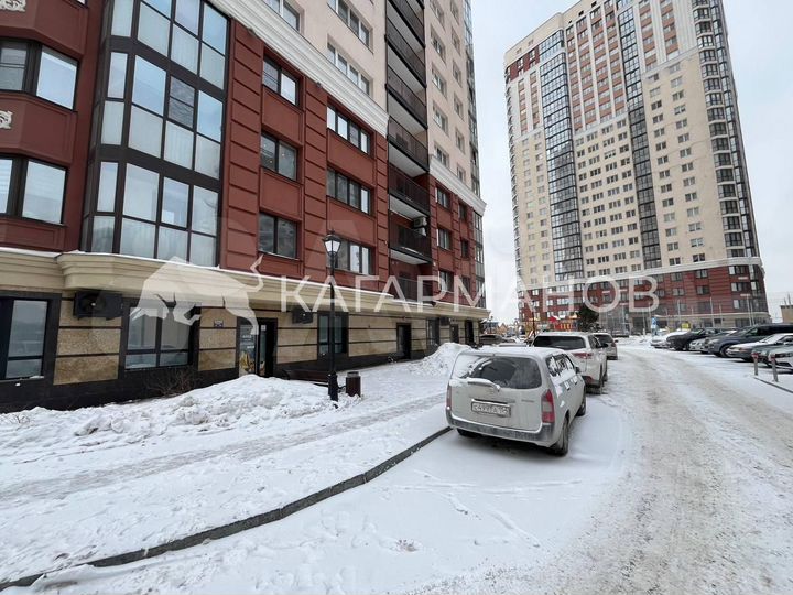 Аренда вутри заселенного ЖК, 101м²