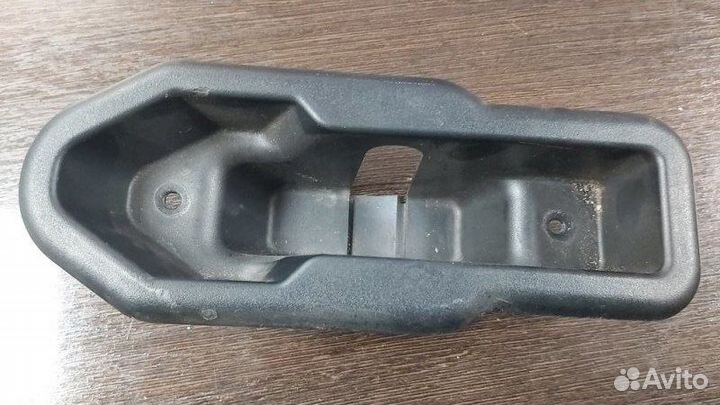 Крышка петли сиденья Mercedes Gl 500 4Matic 166