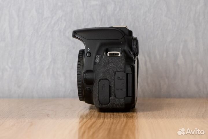 Зеркальный фотоаппарат Canon 650D body