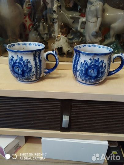 Кружки 2 штуки и сахарница с крышкой гжель 1999 го