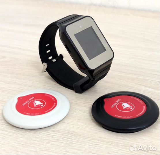 Кнопка вызова персонала и часы в ассортименте