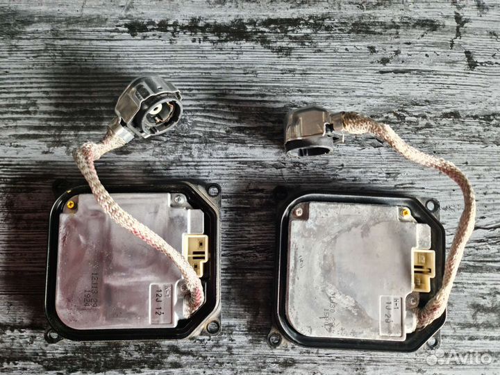 Блок розжига ксенона Toyota Camry XV40 2011