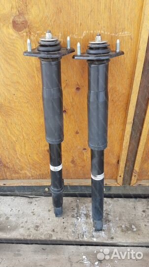 Стойка подвески задняя Honda legend KB1