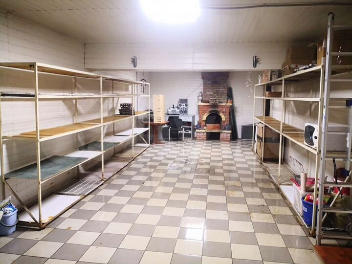 Гараж, > 30 м²