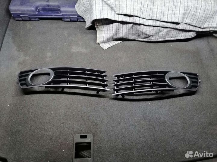 Решетка противотуманок audi А4 B6