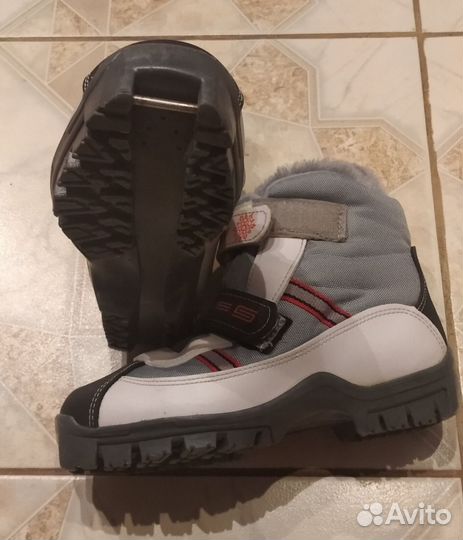 Лыжные ботинки