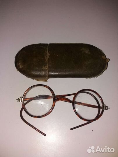 Очки стариные с очечником