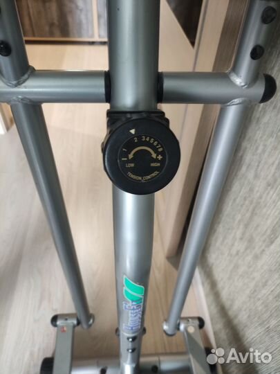 Продам эллиптический тренажер