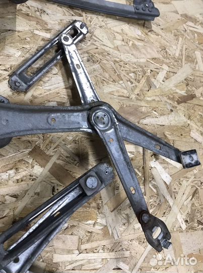 Стеклоподъемник передний Mercedes Benz W202