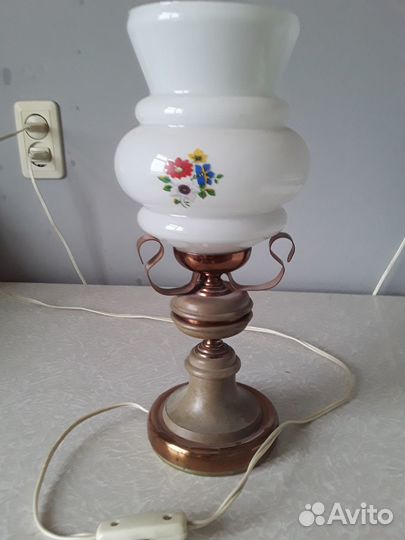 Лампа настольная