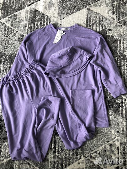 Новый костюм тройка 46 размер