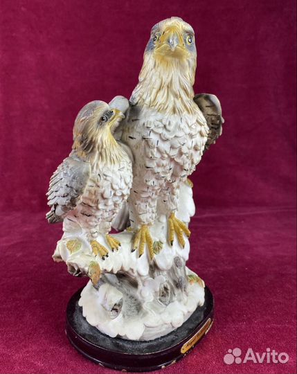 Статуэтка орёл