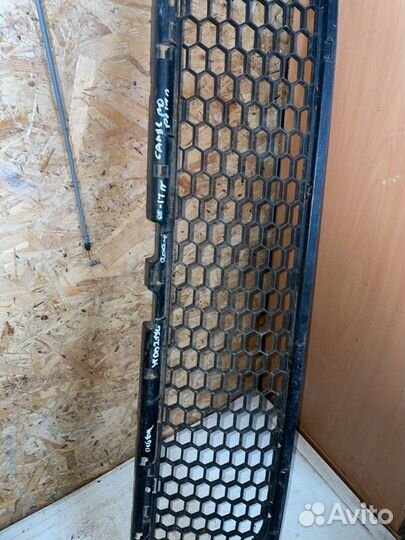 Решетка бампера передняя Renault Sandero