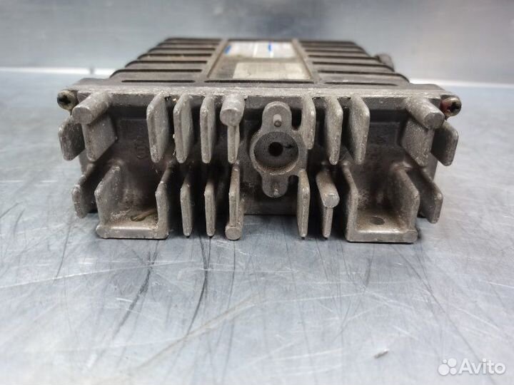 Блок управления двигателем Volkswagen Passat B3