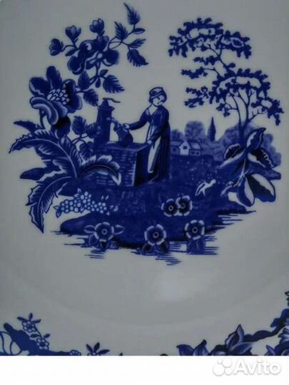 Фарфоровые тарелки набор