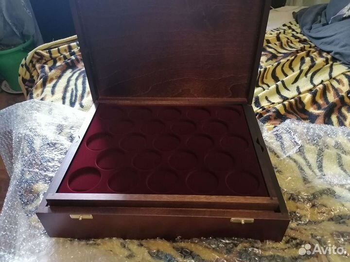 Планшеты, листы для монет и бон, альбомы