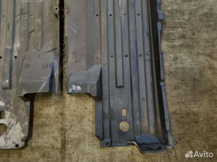 Пыльник днища Mazda CX 7