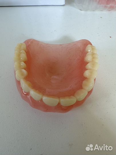 Зубной техник