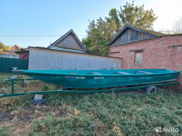 Лодка бударка с мотором 40 л. с