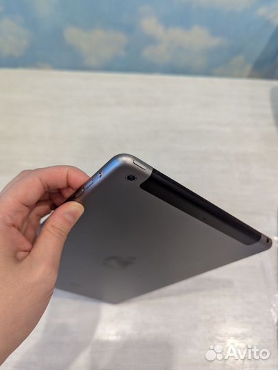 iPad Air Wi-Fi + Cellular (модель A1475)