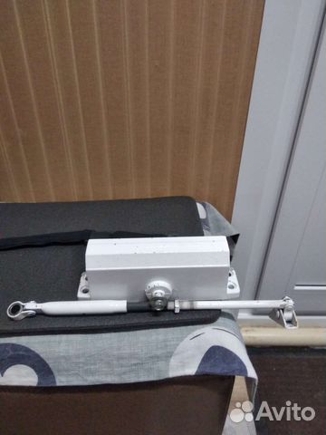 Доводчик дверной