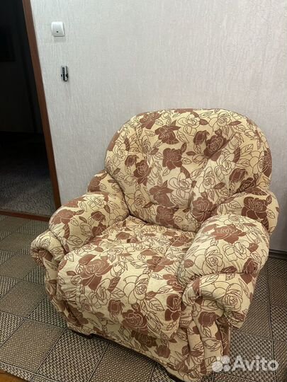 Диван и кресло б/у