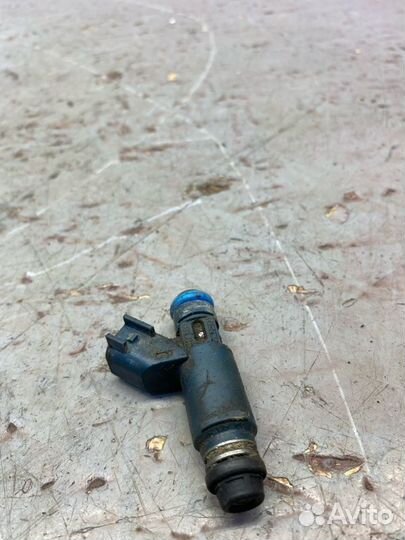 Форсунка топливная Lr Range Rover Vogue L322 4.2