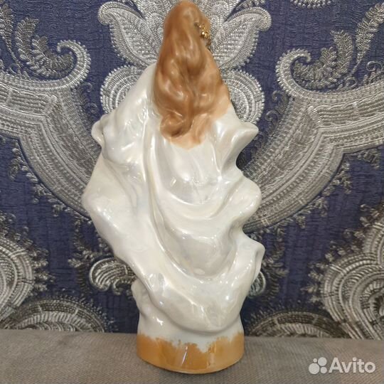 Фарфоровая статуэтка из Чехословакии