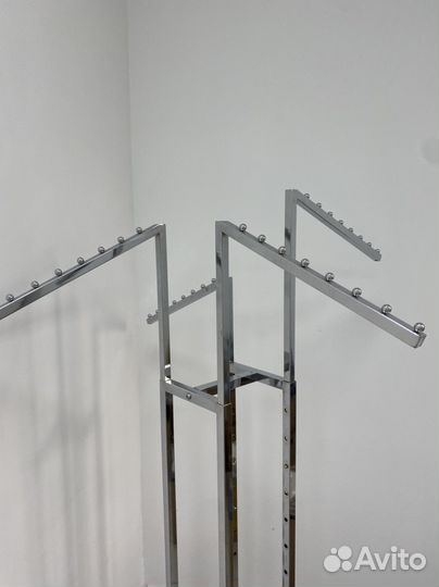 Вешало четырехстороннее хромированное