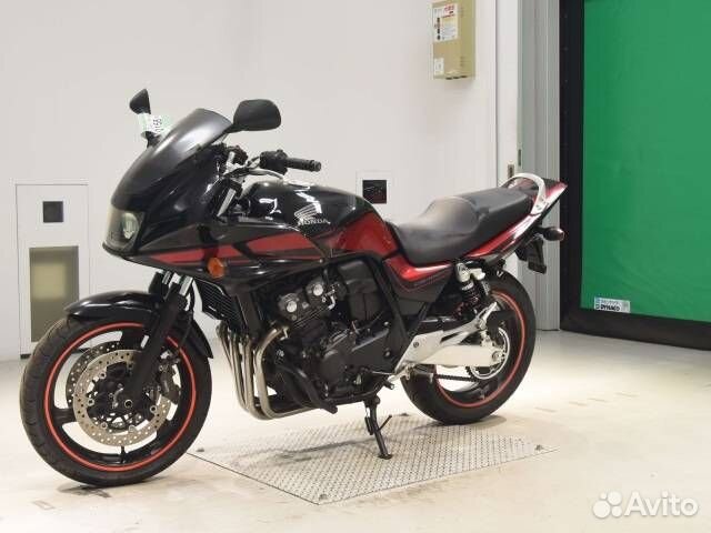 Honda CB400SFV boldor
