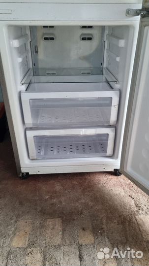 Холодильник бу в отличном состоянии