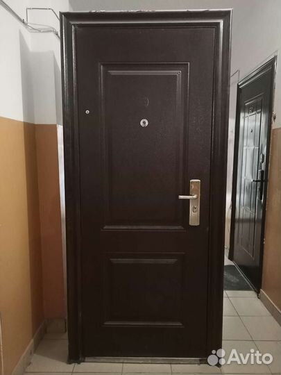 Дверь входная металлическая от застройщика б/у