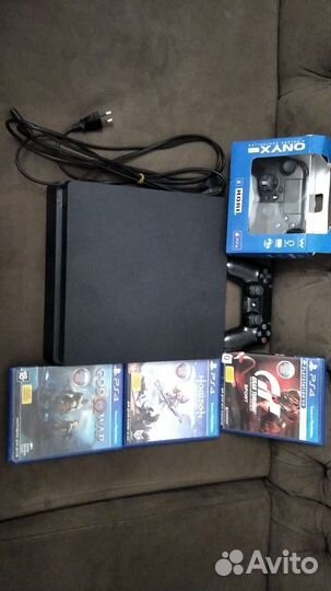 Ps4 slim 1tb памяти + 2 джостика +3 игры