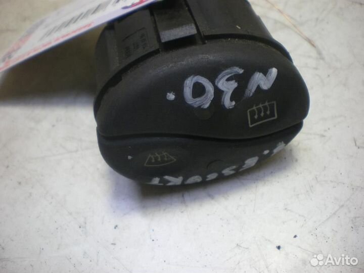 Кнопка обогрева переднего стекла Ford Escort