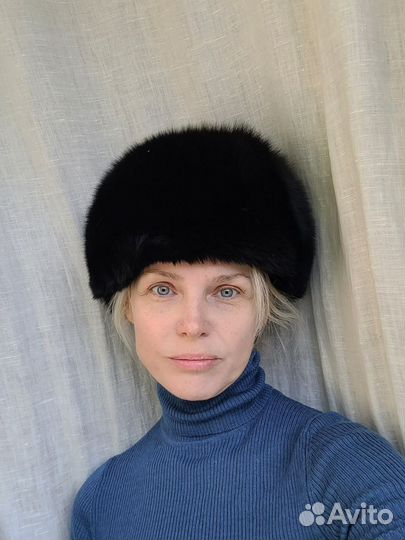 Женские меховые шапки