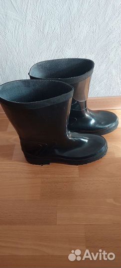 Резиновые сапоги новые