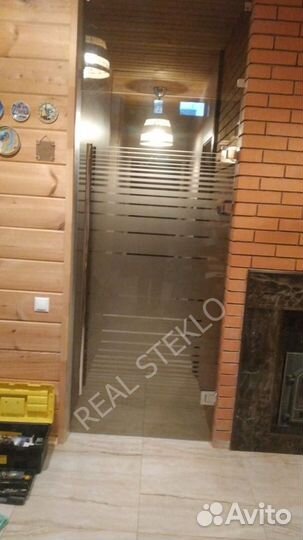 Стеклянные двери на заказ