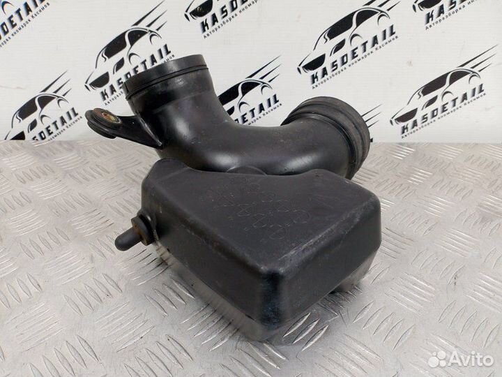 Резонатор воздушного фильтра Hyundai Tucson JM 2.7